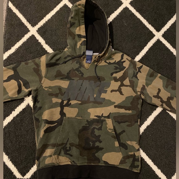 Vintage Nike Camouflage Hoodie - Picture 2 of 3